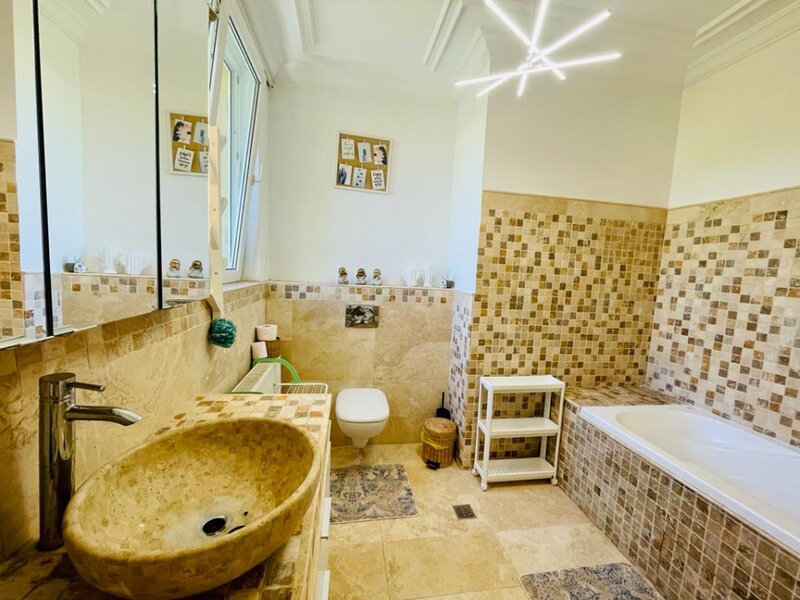 Pajura, Presei, apartament 3 camere deosebit, centrala proprie.